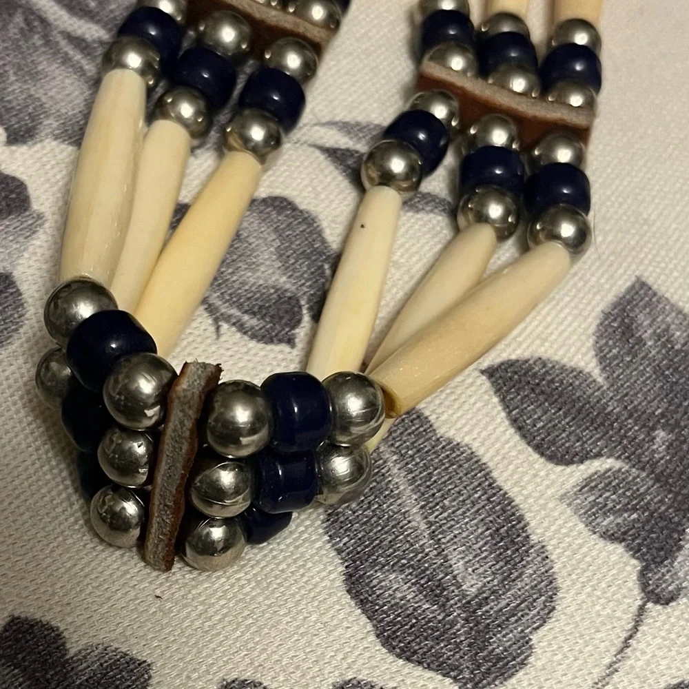 Native American style choker necklace , handmade bone leather and beading - Picture 4 of 5